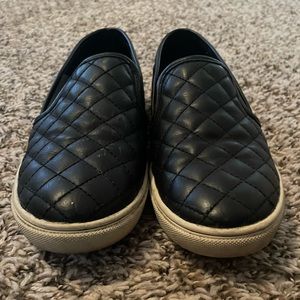 Steve Madden black slip on shoes
